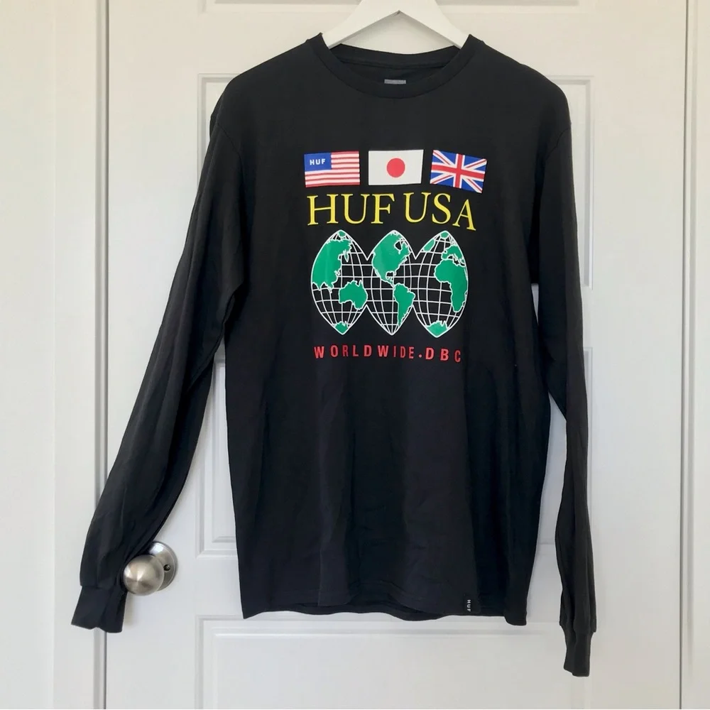 Huf // NWOT Men’s Worldwide Branded International Flags Long Sleeve Shirt